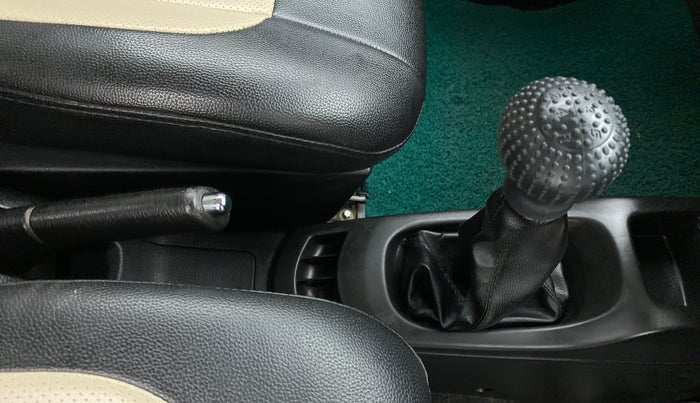 2015 Maruti Wagon R 1.0 VXI, Petrol, Manual, 55,970 km, Gear Lever