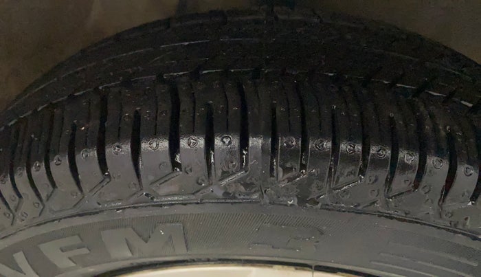 2017 Maruti Alto 800 LXI, Petrol, Manual, 29,811 km, Right Front Tyre Tread