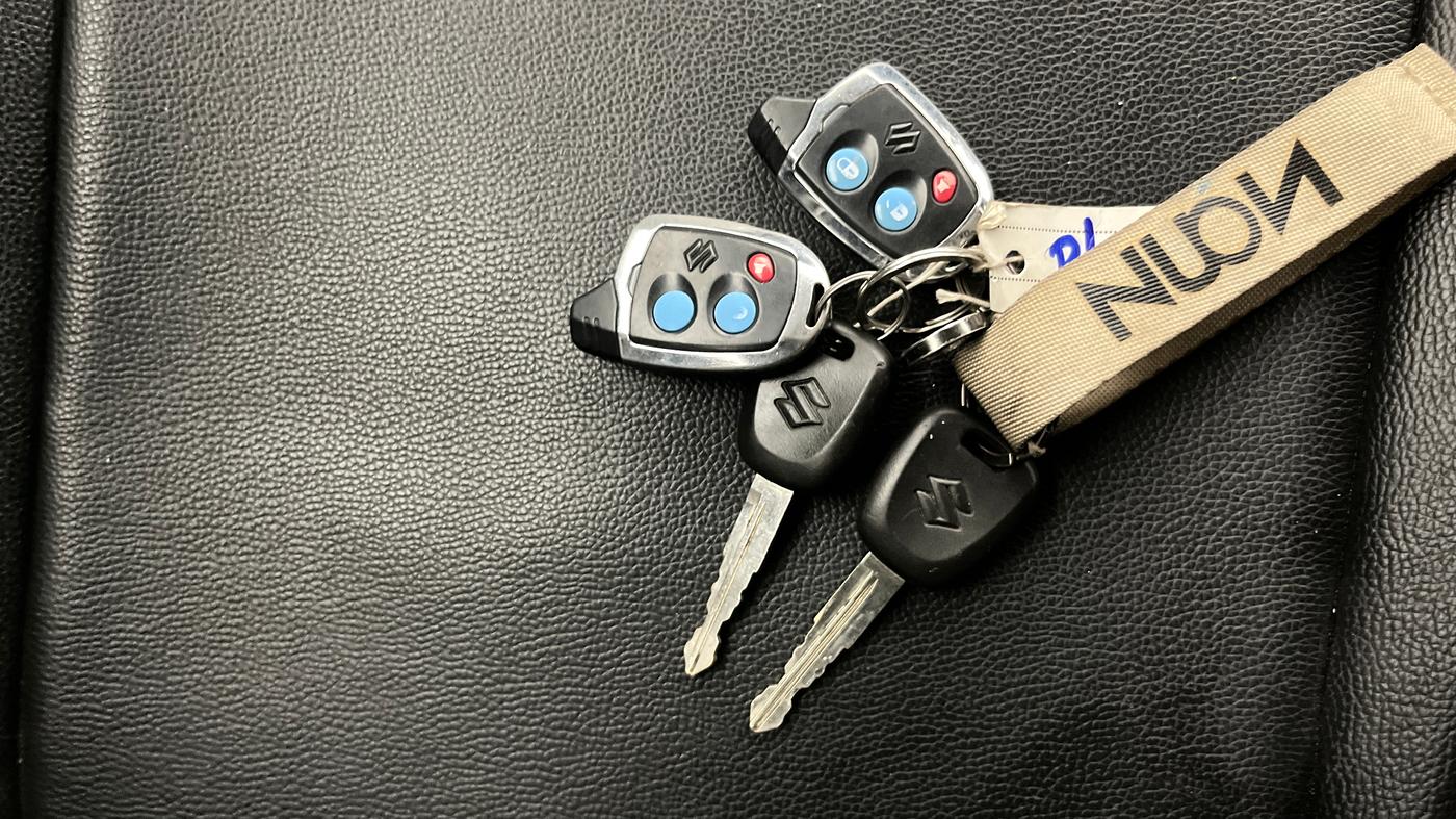 2023 Maruti Swift LXI, Petrol, Manual, 31,686 km, Key Close Up