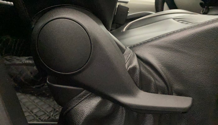 2023 Maruti IGNIS ZETA 1.2, Petrol, Manual, 25,999 km, Driver Side Adjustment Panel