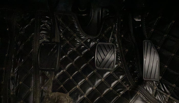 2023 Maruti IGNIS ZETA 1.2, Petrol, Manual, 25,999 km, Pedals