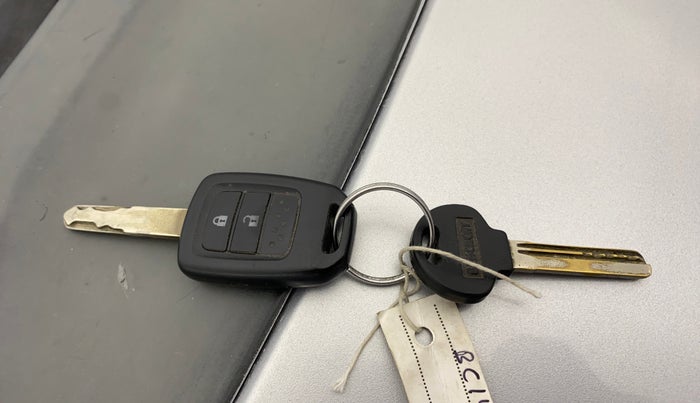 2015 Honda Jazz 1.2L I-VTEC V, Petrol, Manual, 95,256 km, Key Close Up