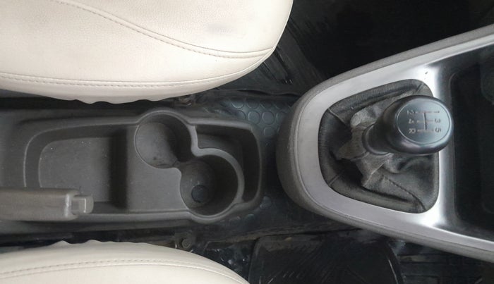 2015 Hyundai i10 MAGNA 1.1, Petrol, Manual, 61,436 km, Gear Lever