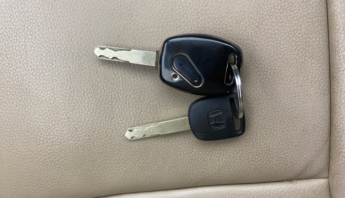 2014 Honda Brio S MT, Petrol, Manual, 90,613 km, Key Close Up