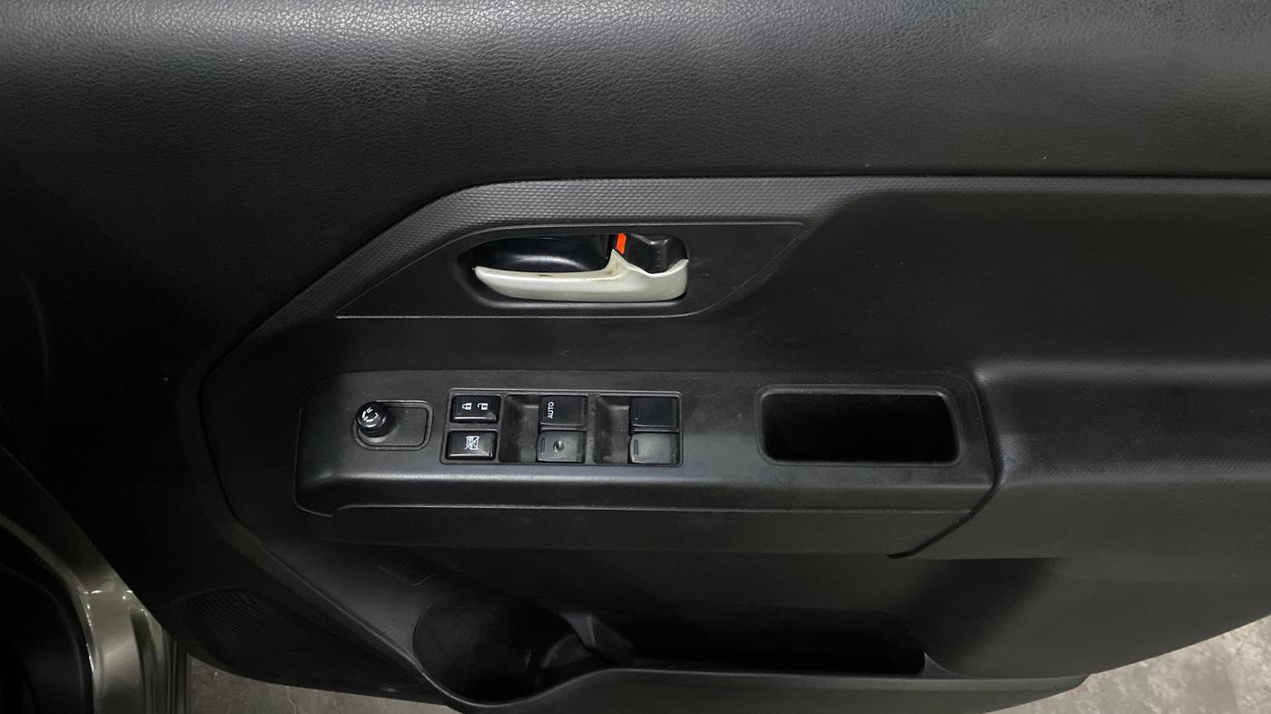 2022 Maruti New Wagon-R VXI 1.0, Petrol, Manual, 50,198 km, Driver Side Door Panels Control