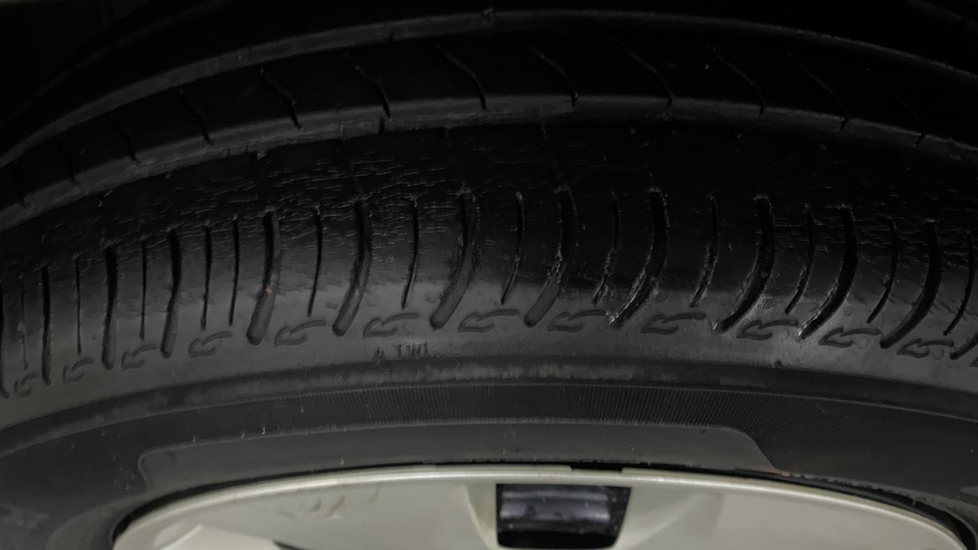 2022 Maruti New Wagon-R VXI 1.0, Petrol, Manual, 50,198 km, Left Front Tyre Tread