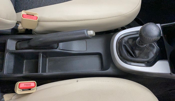 2015 Honda Jazz 1.2L I-VTEC V, Petrol, Manual, 1,09,772 km, Gear Lever