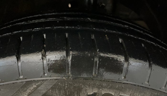 2023 Maruti Swift ZXI PLUS AMT, Petrol, Automatic, 36,780 km, Right Front Tyre Tread