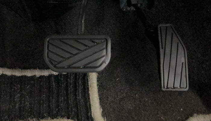 2023 Maruti Swift ZXI PLUS AMT, Petrol, Automatic, 36,780 km, Pedals