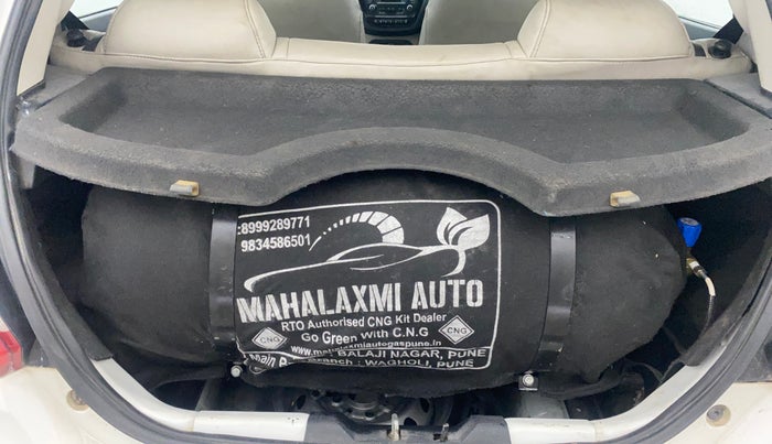 2018 Tata Tiago XZ PETROL, CNG, Manual, 68,109 km, Boot Inside