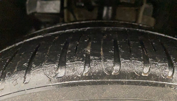 2018 Tata Tiago XZ PETROL, CNG, Manual, 68,109 km, Left Front Tyre Tread