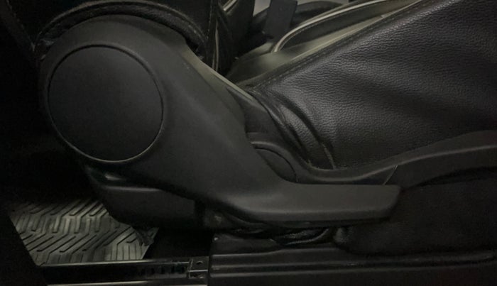 2023 Maruti IGNIS ALPHA 1.2, Petrol, Manual, 22,650 km, Driver Side Adjustment Panel