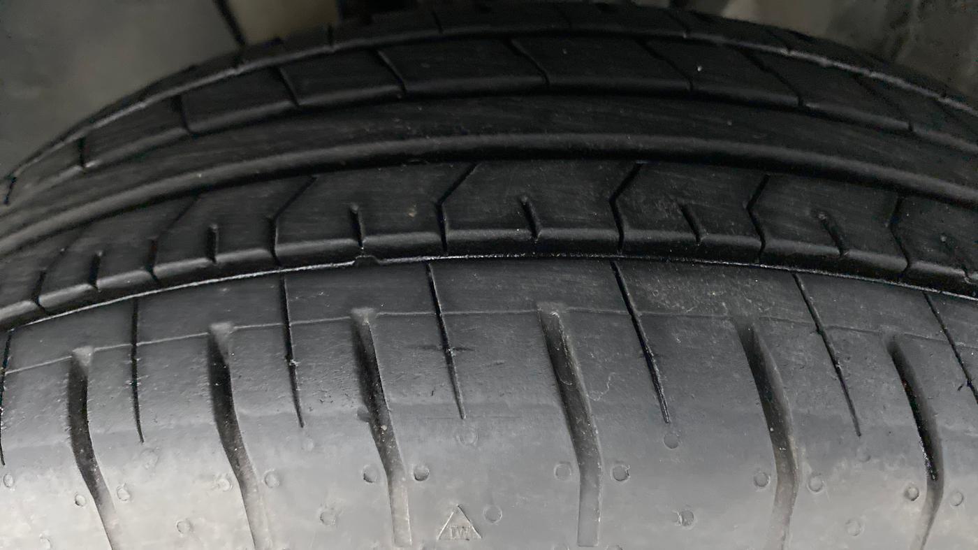 2021 Hyundai VENUE S MT 1.2 KAPPA, Petrol, Manual, 3,178 km, Left Front Tyre Tread