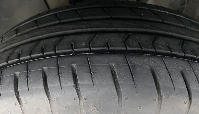 2021 Hyundai VENUE S MT 1.2 KAPPA, Petrol, Manual, 3,178 km, Left Front Tyre Tread