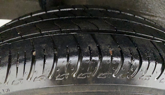 2020 Maruti S PRESSO VXI CNG, CNG, Manual, 19,609 km, Left Front Tyre Tread