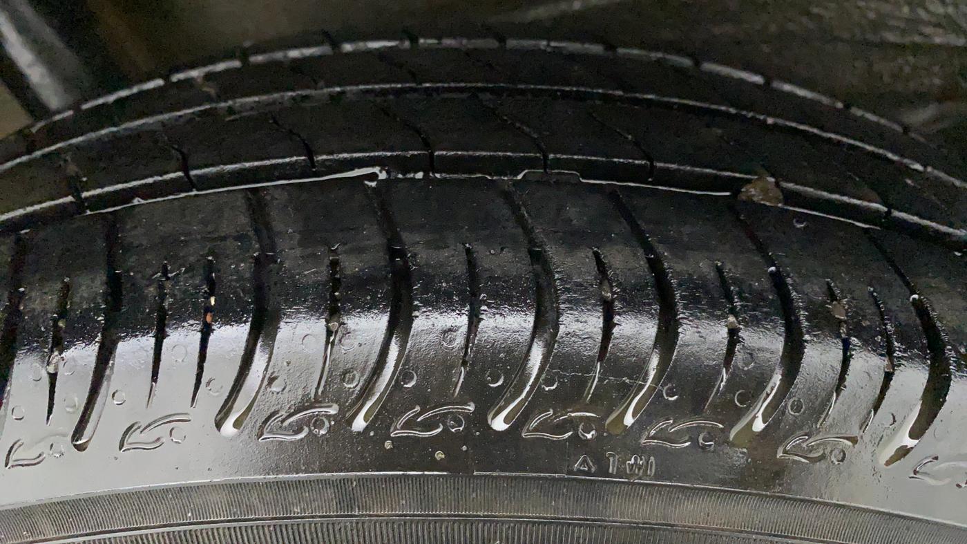 2020 Maruti S PRESSO VXI CNG, CNG, Manual, 19,609 km, Right Front Tyre Tread