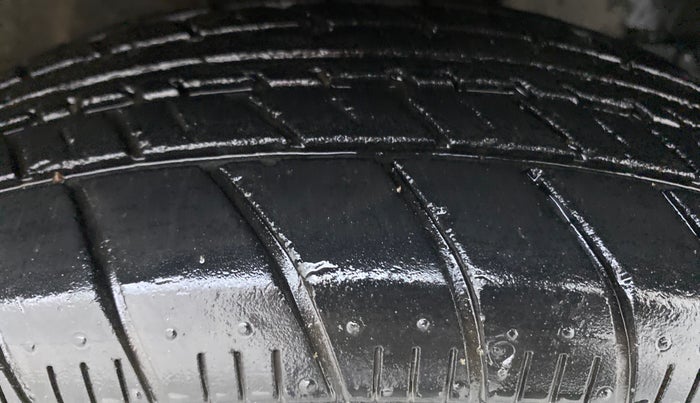 2019 Maruti New Wagon-R 1.0 Lxi (o) cng, CNG, Manual, 50,618 km, Right Front Tyre Tread