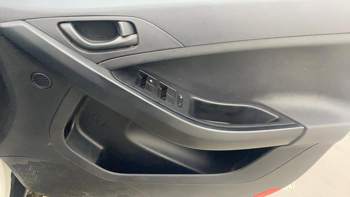 2024 Tata NEXON SMART+ 1.2 PETROL, Petrol, Manual, 19,953 km, Driver Side Door Panels Control