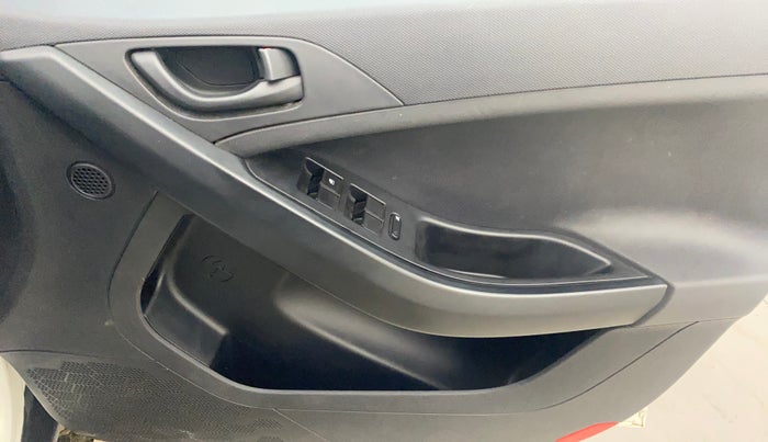 2024 Tata NEXON SMART+ 1.2 PETROL, Petrol, Manual, 19,882 km, Driver Side Door Panels Control