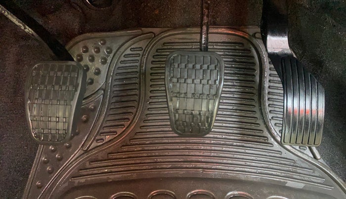 2024 Tata NEXON SMART+ 1.2 PETROL, Petrol, Manual, 19,882 km, Pedals