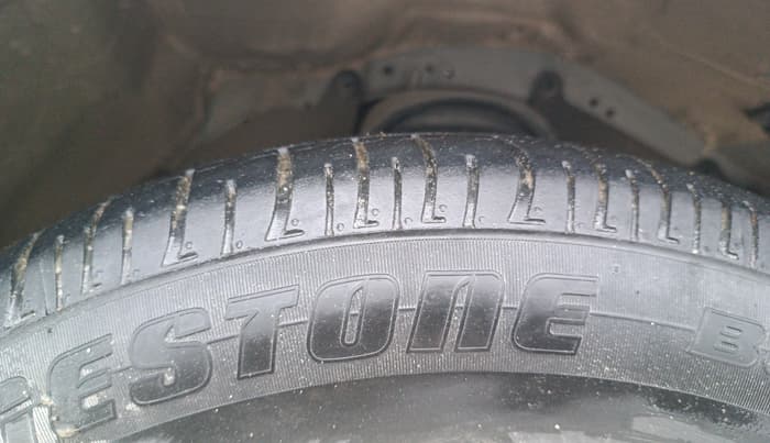 2022 Toyota Innova Crysta 2.4 VX 8 STR, Diesel, Manual, 28,485 km, Right Front Tyre Tread