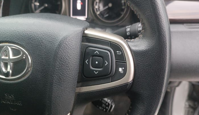 2022 Toyota Innova Crysta 2.4 VX 8 STR, Diesel, Manual, 28,485 km, Adaptive Cruise Control