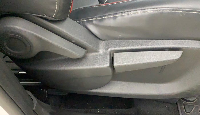 2023 MG ASTOR SMART 1.5 CVT, Petrol, Automatic, 19,188 km, Driver Side Adjustment Panel