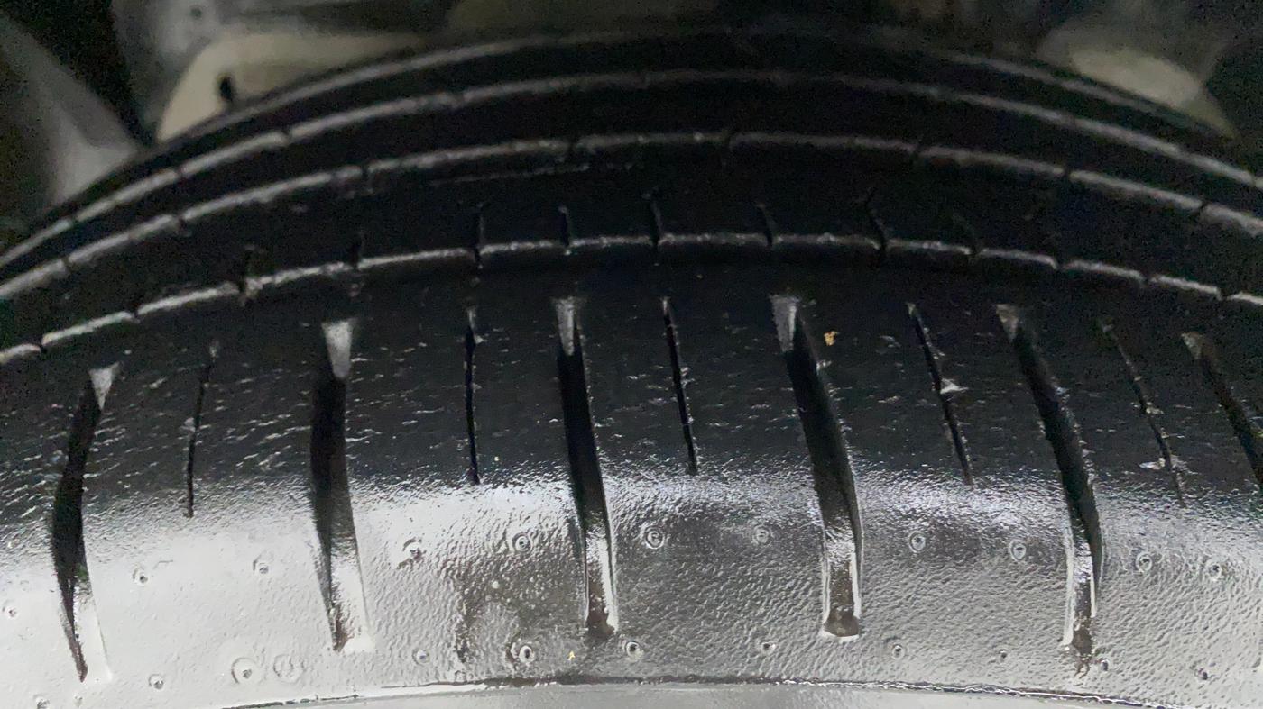 2018 Ford Figo Aspire 1.2 TITANIUM PETROL, Petrol, Manual, 14,826 km, Left Front Tyre Tread