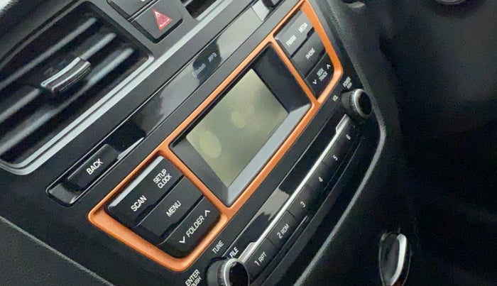 2017 Hyundai i20 Active 1.2 S, Petrol, Manual, 25,690 km, Infotainment system - Display has spot on screen