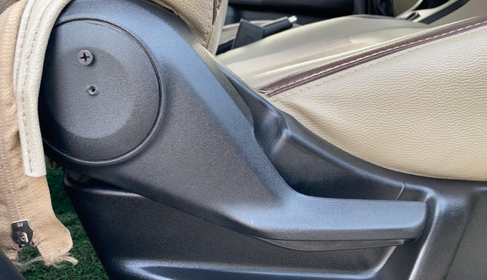 2022 Maruti New Wagon-R VXI (O) 1.0, Petrol, Manual, 34,215 km, Driver Side Adjustment Panel