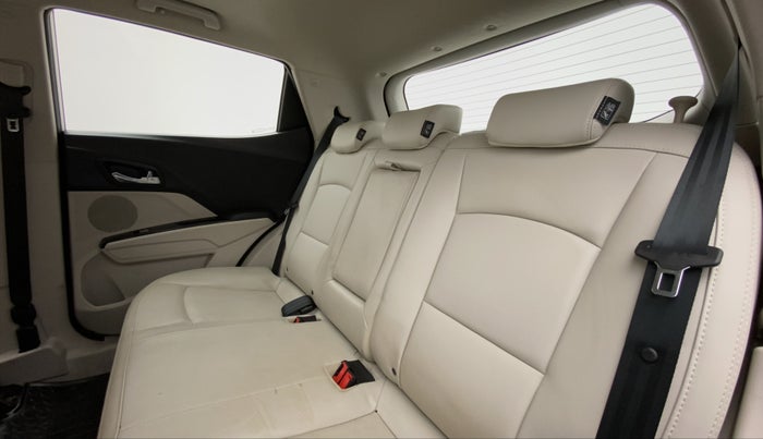 2021 Mahindra XUV300 W8 (O) AT, Petrol, Automatic, 4,022 km, Right Side Rear Door Cabin
