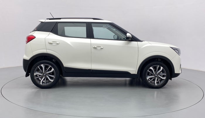 2021 Mahindra XUV300 W8 (O) AT, Petrol, Automatic, 4,022 km, Right Side View
