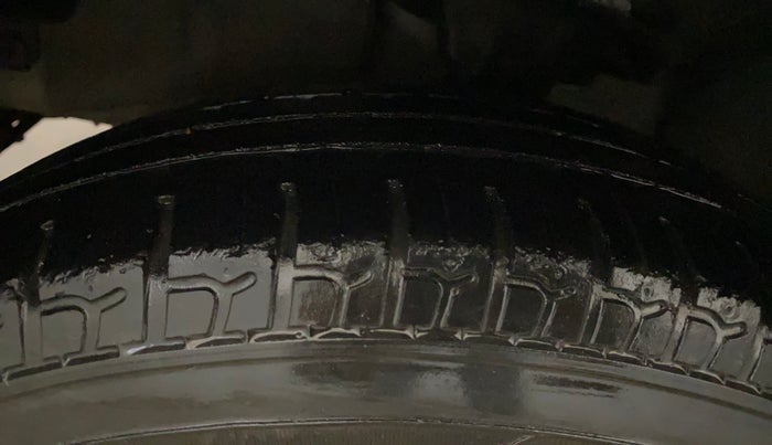 2016 Hyundai i10 SPORTZ 1.1, Petrol, Manual, 29,603 km, Left Front Tyre Tread