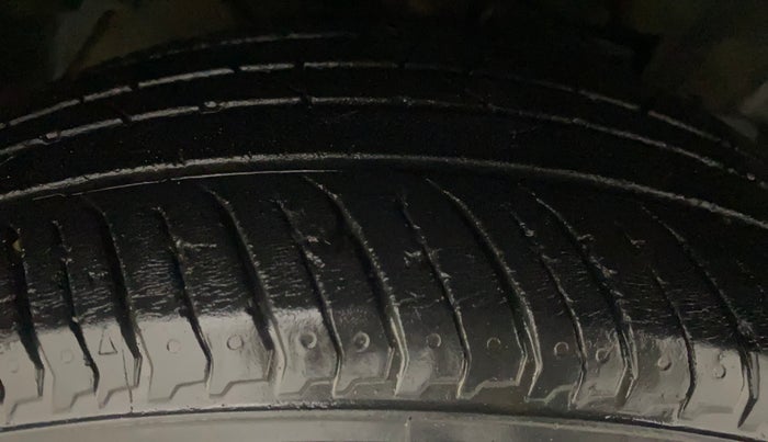 2018 Tata NEXON XM DIESEL, Diesel, Manual, 93,528 km, Right Front Tyre Tread