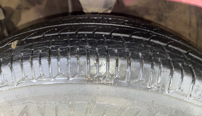 2013 Hyundai i10 SPORTZ 1.1, Petrol, Manual, 31,062 km, Left Front Tyre Tread