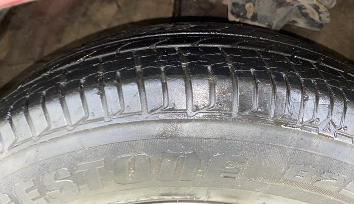 2013 Hyundai i10 SPORTZ 1.1, Petrol, Manual, 31,062 km, Right Front Tyre Tread