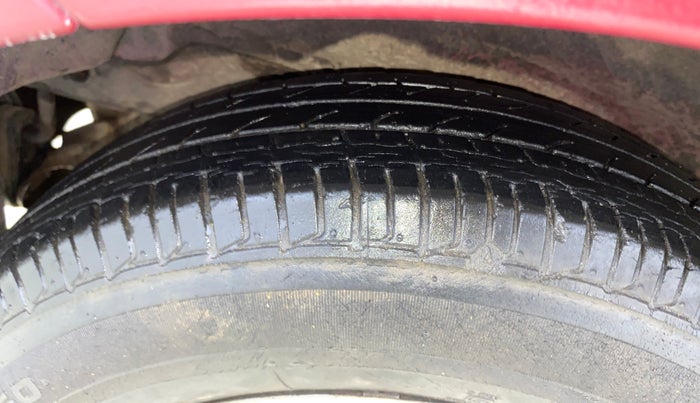 2013 Hyundai i10 SPORTZ 1.1, Petrol, Manual, 31,062 km, Right Rear Tyre Tread