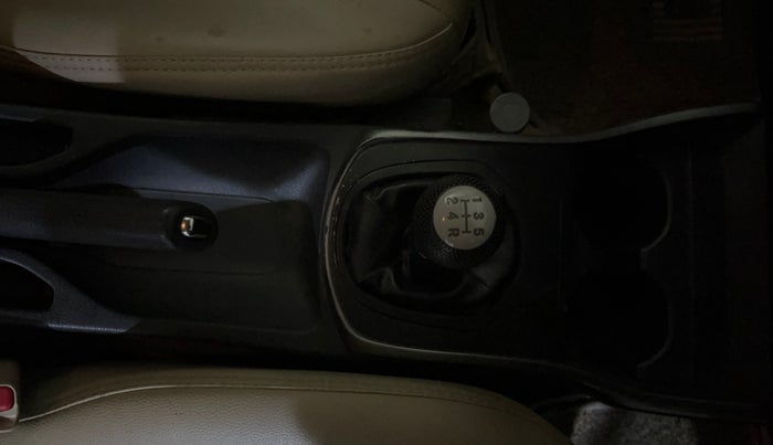 2014 Honda City 1.5L I-VTEC SV, CNG, Manual, 1,03,720 km, Gear Lever