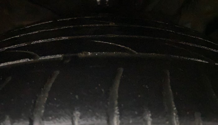 2017 Hyundai Creta SX PLUS AT 1.6 PETROL, Petrol, Automatic, 1,13,645 km, Right Front Tyre Tread