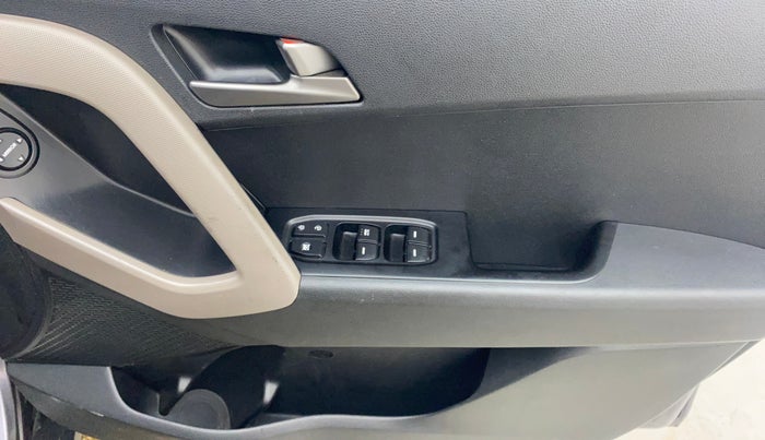 2017 Hyundai Creta SX PLUS AT 1.6 PETROL, Petrol, Automatic, 1,13,645 km, Driver Side Door Panels Control