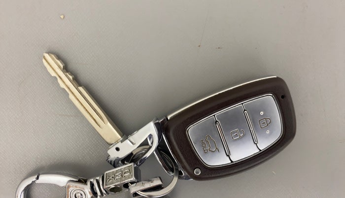 2017 Hyundai Creta SX PLUS AT 1.6 PETROL, Petrol, Automatic, 1,13,645 km, Key Close Up