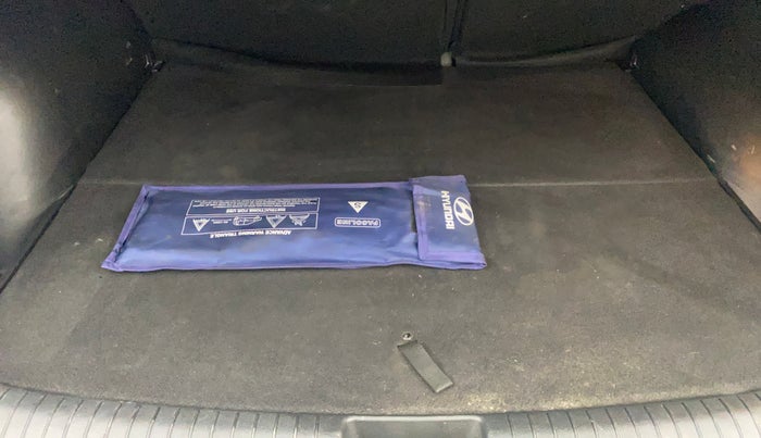 2017 Hyundai Creta SX PLUS AT 1.6 PETROL, Petrol, Automatic, 1,13,645 km, Boot Inside