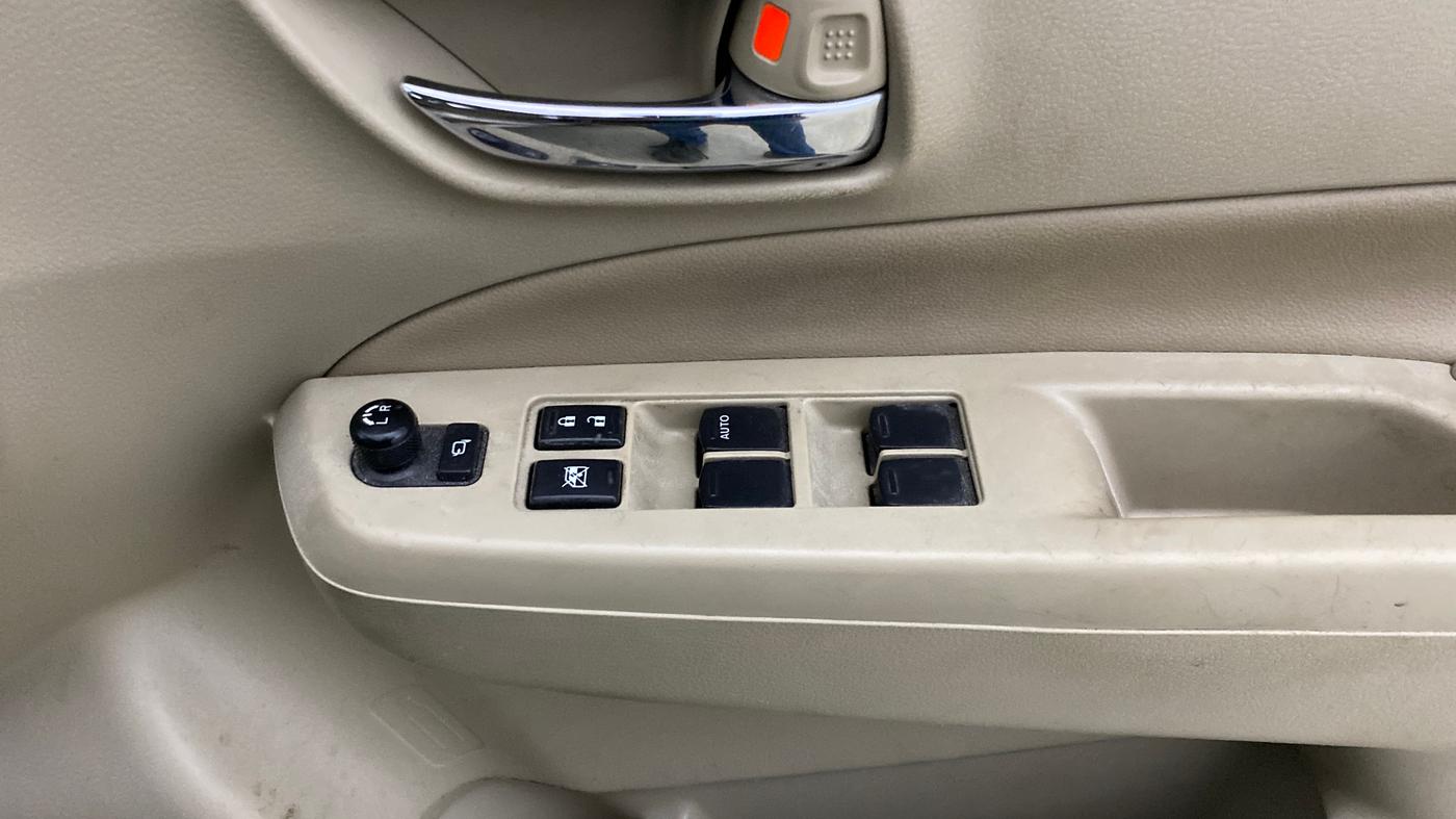 2020 Maruti Ciaz ALPHA  AT 1.5 SHVS PETROL, Petrol, Automatic, 52,176 km, Driver Side Door Panels Control