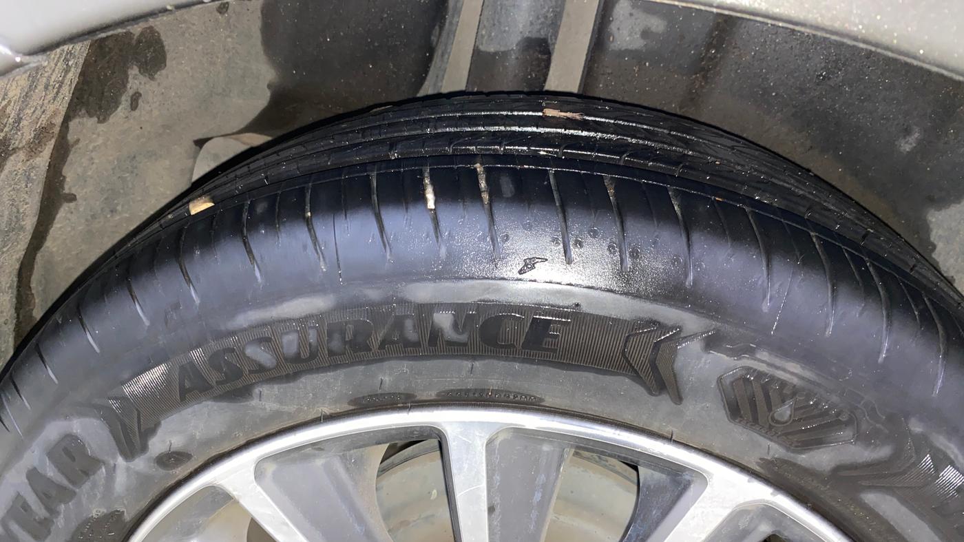 2020 Maruti Ciaz ALPHA  AT 1.5 SHVS PETROL, Petrol, Automatic, 52,176 km, Right Rear Tyre Tread