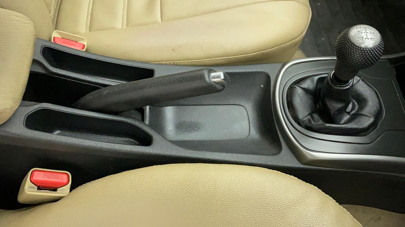 2015 Honda City 1.5L I-VTEC V MT, Petrol, Manual, 74,536 km, Gear Lever