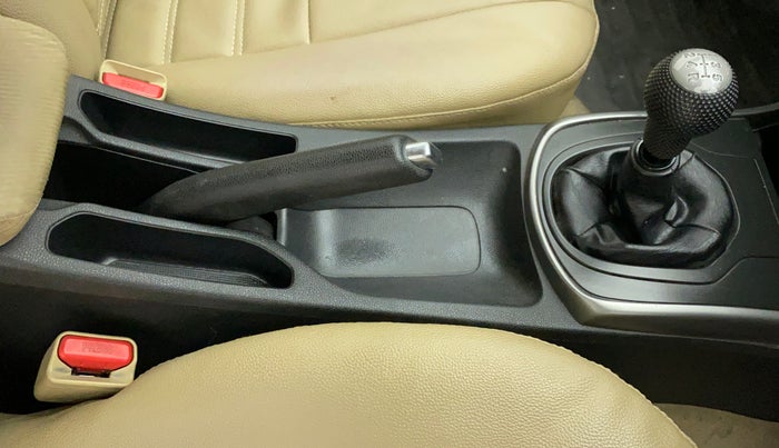 2015 Honda City 1.5L I-VTEC V MT, Petrol, Manual, 74,536 km, Gear Lever