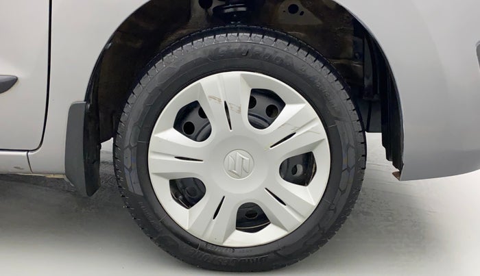 2018 Maruti Wagon R 1.0 VXI AMT, CNG, Automatic, 76,871 km, Right Front Wheel