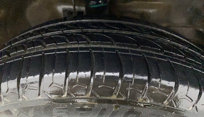2018 Maruti Wagon R 1.0 VXI AMT, CNG, Automatic, 76,871 km, Right Front Tyre Tread