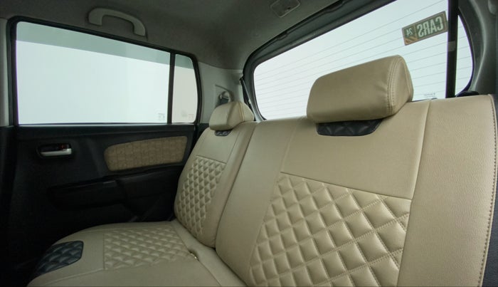 2018 Maruti Wagon R 1.0 VXI AMT, CNG, Automatic, 76,871 km, Right Side Rear Door Cabin