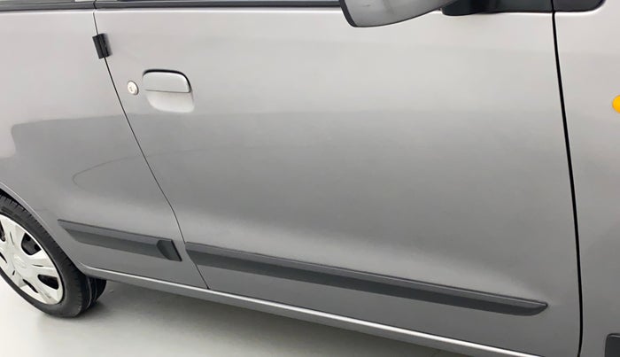 2018 Maruti Wagon R 1.0 VXI AMT, CNG, Automatic, 76,871 km, Driver-side door - Paint has faded